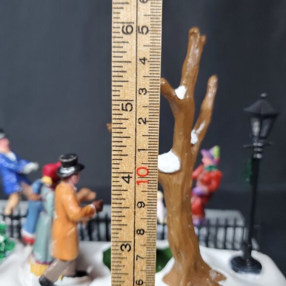 Lemax Paris Marcher Animated Christmas Village Scene Dog Walkers Display Only - Picture 10 of 16